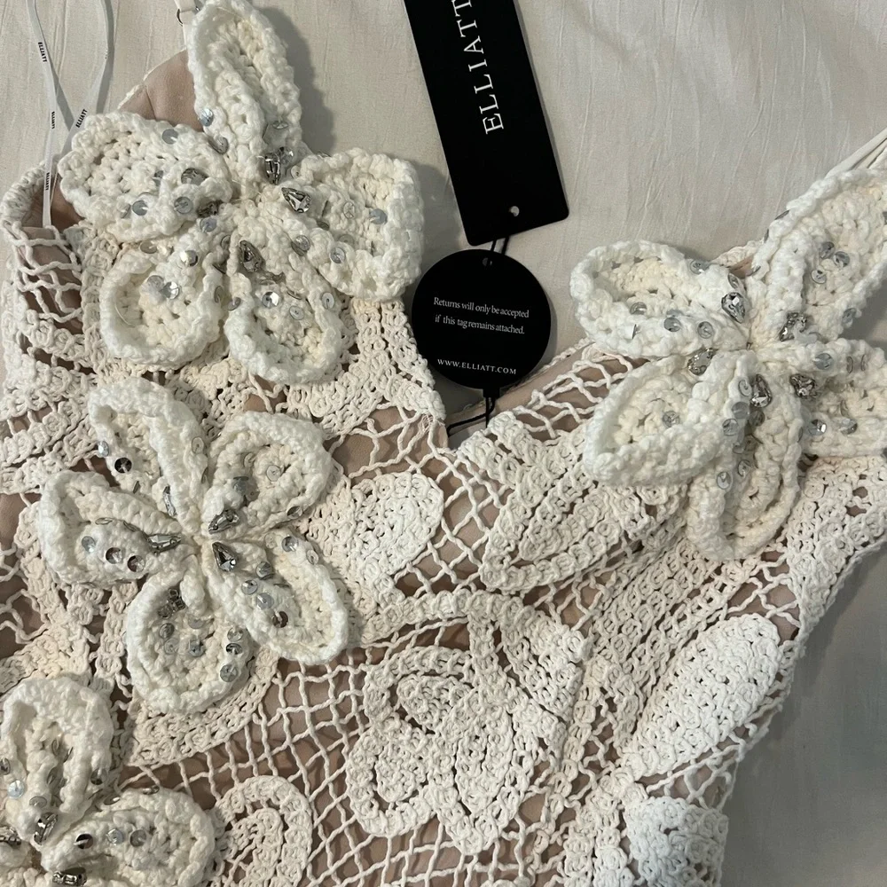 Elliatt White Lace Maxi Dress - Picture 5 of 9